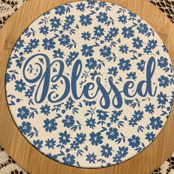 NWOT! 2 “BLESSED” TRIVETS Wood/ceramic with blue floral pattern - Picture 5 of 5